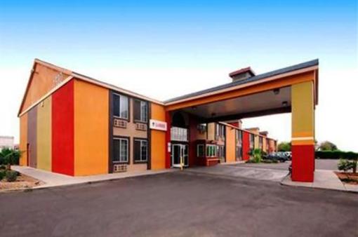 фото отеля Embassy Suites Phoenix Airport at 24th Street