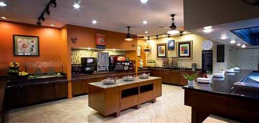 фото отеля Embassy Suites Phoenix Airport at 24th Street
