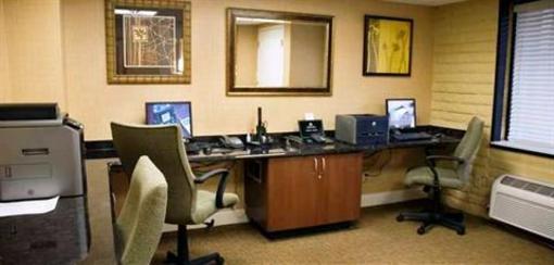 фото отеля Embassy Suites Phoenix Airport at 24th Street