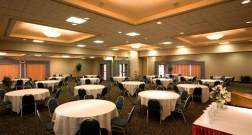 фото отеля Ramada Hotel and Conference Center