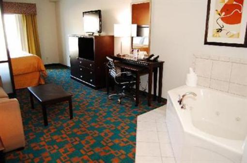 фото отеля Comfort Suites Knoxville