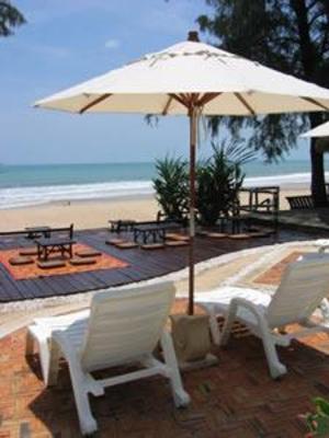 фото отеля Lanta Castaway Beach Resort