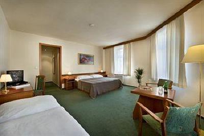 фото отеля Hotel U Tri Korunek (Three Crowns)