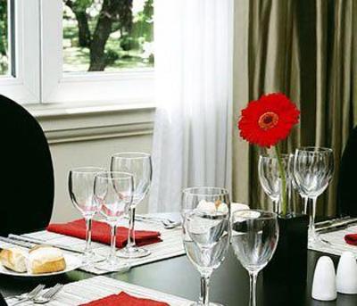 фото отеля NH Crillon