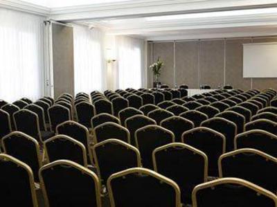 фото отеля NH Crillon