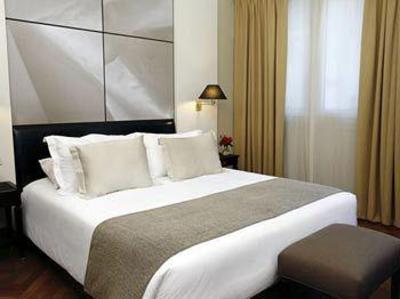 фото отеля NH Crillon