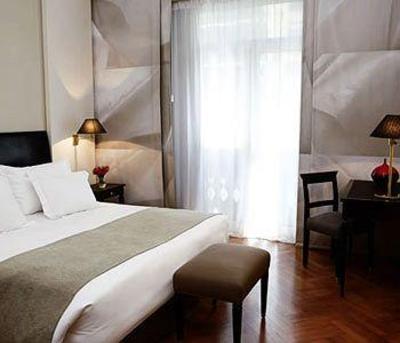 фото отеля NH Crillon