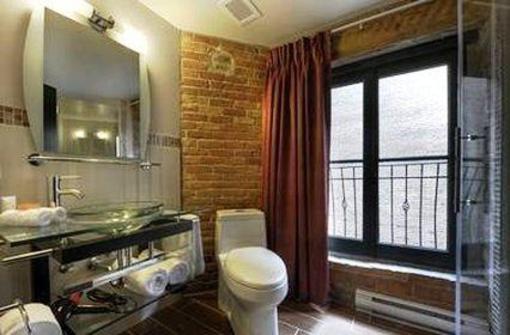 фото отеля Le Petit Hotel Montreal