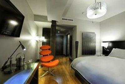 фото отеля Le Petit Hotel Montreal