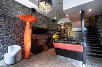 фото отеля Le Petit Hotel Montreal