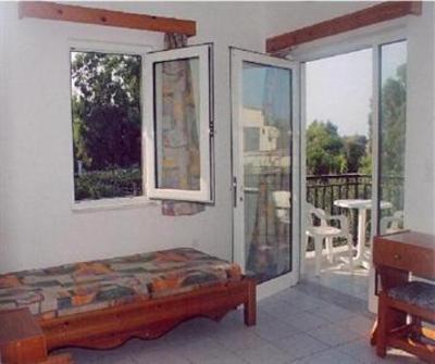 фото отеля Niriis Hotel Nea Kydonia