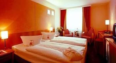фото отеля BEST WESTERN Hotel Schmoeker-Hof