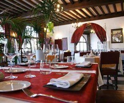 фото отеля Hotel La Chaumiere Quillan
