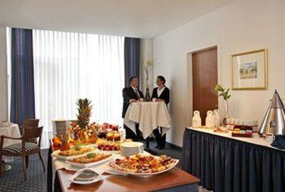 фото отеля Ramada Hotel Kassel City Centre