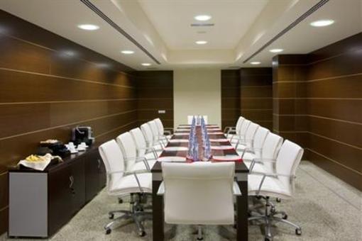 фото отеля Crowne Plaza Madrid Airport