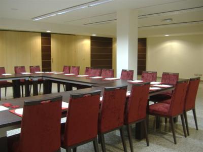 фото отеля Crowne Plaza Madrid Airport