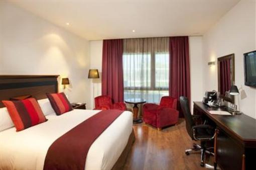 фото отеля Crowne Plaza Madrid Airport