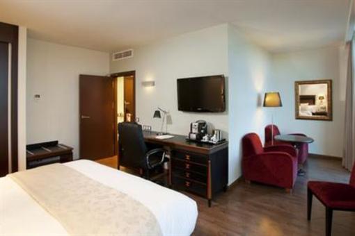 фото отеля Crowne Plaza Madrid Airport