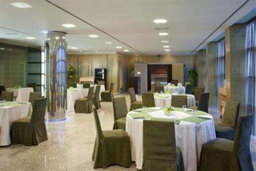 фото отеля Crowne Plaza Madrid Airport