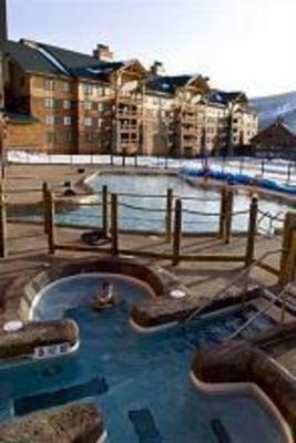 фото отеля Hope Lake Lodge & Indoor Waterpark