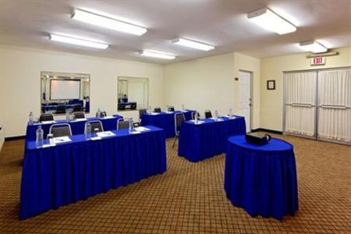 фото отеля Holiday Inn Express Piedras Negras