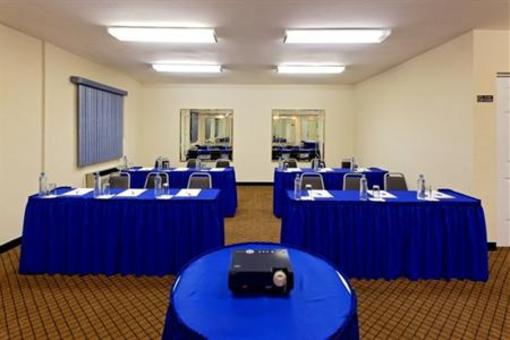 фото отеля Holiday Inn Express Piedras Negras