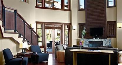 фото отеля Nita Lake Lodge