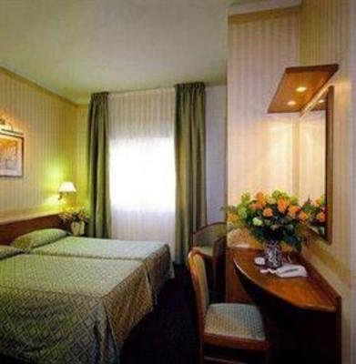 фото отеля Nuovo Del Porto Hotel Bologna