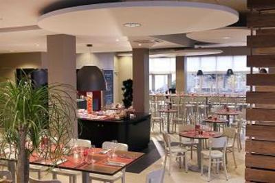 фото отеля Hotel Campanile Clermont Ferrand Nord Riom