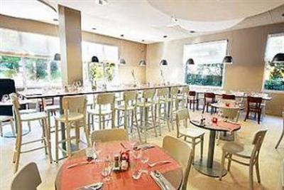 фото отеля Hotel Campanile Clermont Ferrand Nord Riom