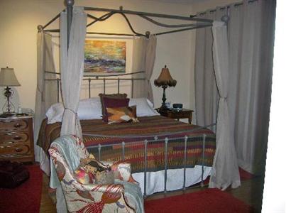 фото отеля Lookout Point Lakeside Inn Bed and Breakfast