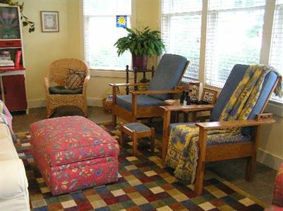 фото отеля Lookout Point Lakeside Inn Bed and Breakfast