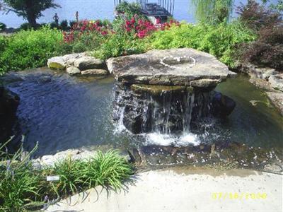 фото отеля Lookout Point Lakeside Inn Bed and Breakfast