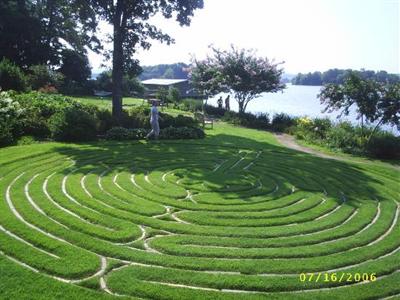 фото отеля Lookout Point Lakeside Inn Bed and Breakfast
