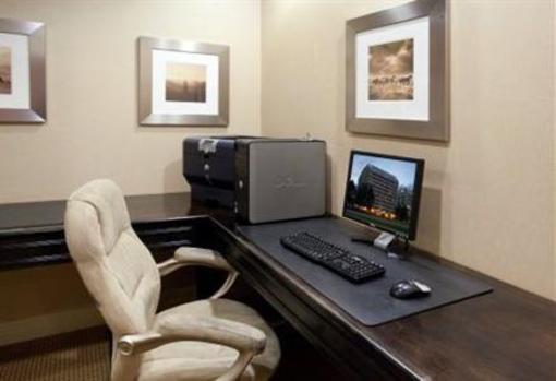фото отеля Holiday Inn Denver East Stapleton
