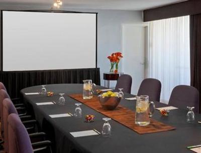 фото отеля Holiday Inn Denver East Stapleton