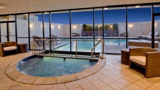 фото отеля Holiday Inn Denver East Stapleton
