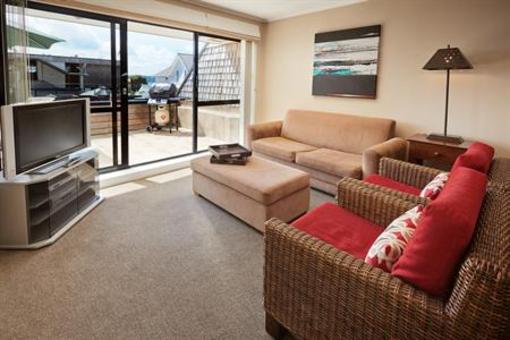 фото отеля Pioneer Waterfront Apartments