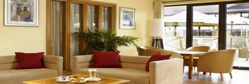 фото отеля Hampshire Court Hotel