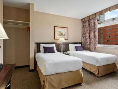 фото отеля Ramada Limited Hotel Downtown Vancouver