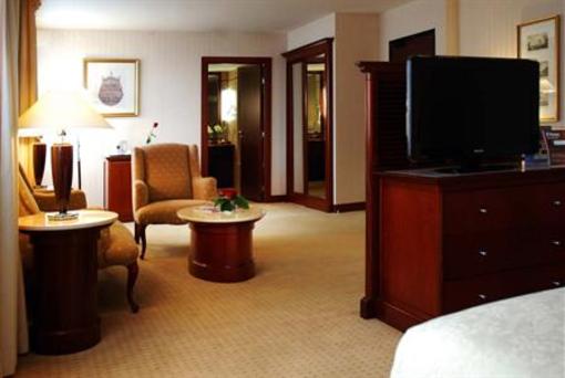 фото отеля Evergreen Laurel Hotel