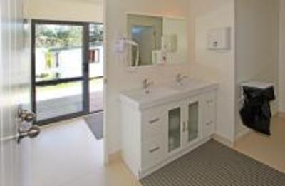 фото отеля Hotwater Beach Top 10 Holiday Park