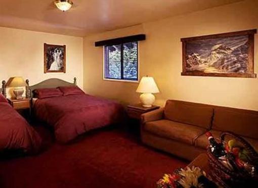 фото отеля Crystal Mountain Hotels