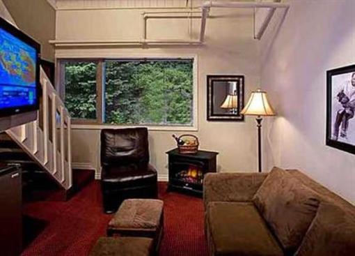 фото отеля Crystal Mountain Hotels