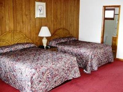 фото отеля Lake N Pines Motel