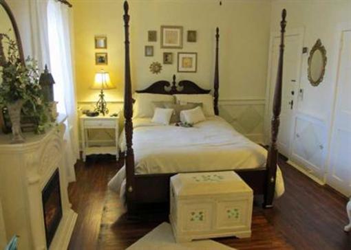 фото отеля 1777 Americana Inn Bed & Breakfast