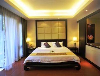 фото отеля Duangjitt Resort Phuket