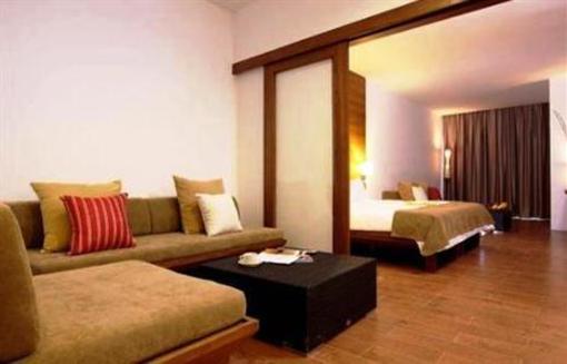 фото отеля Duangjitt Resort Phuket