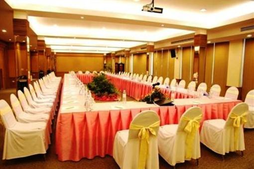 фото отеля Duangjitt Resort Phuket