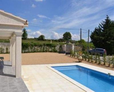 фото отеля Entre Vignes Et Oliviers Cairanne